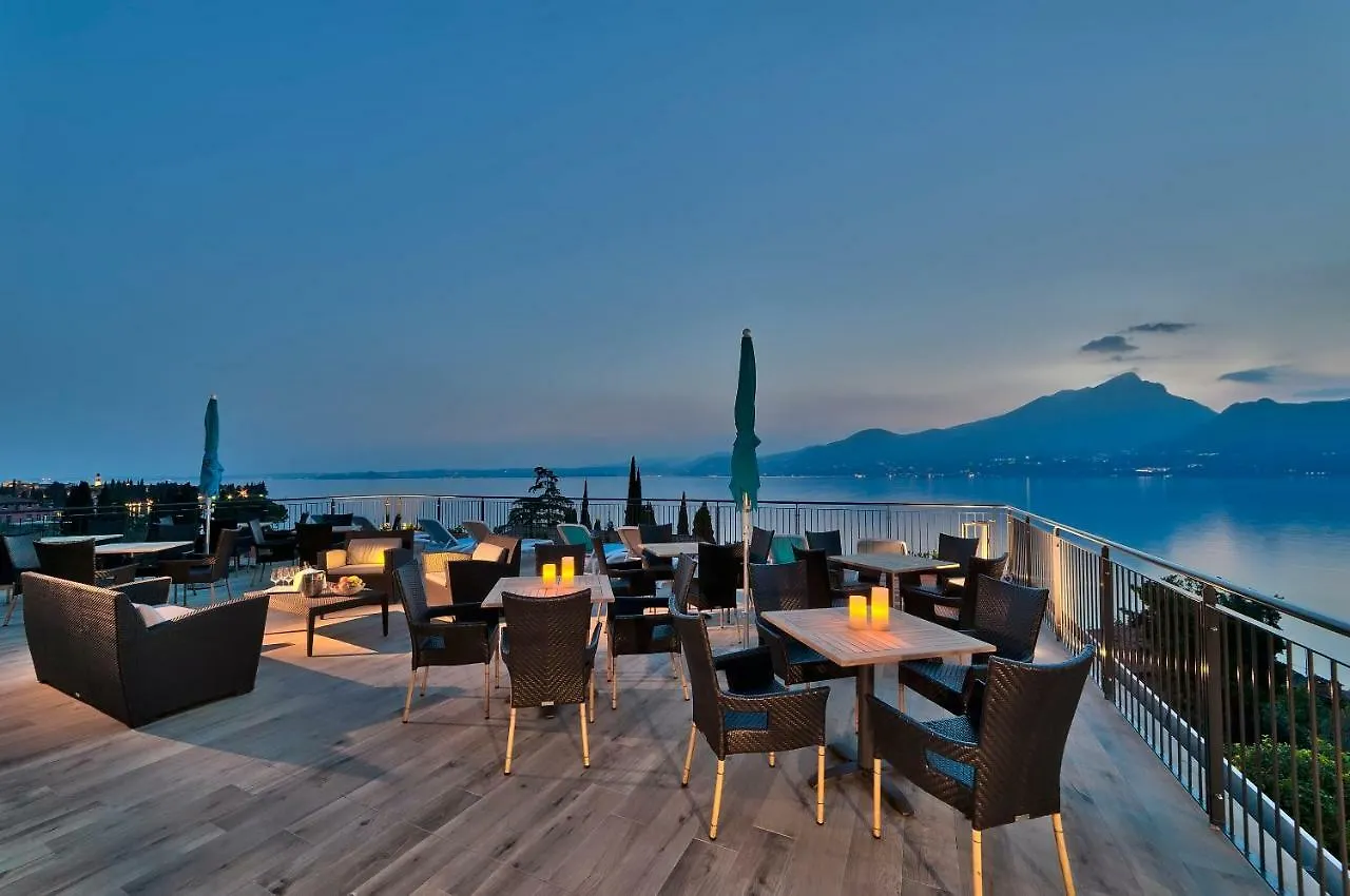 Hotel Galvani Torri Del Benaco 4*,